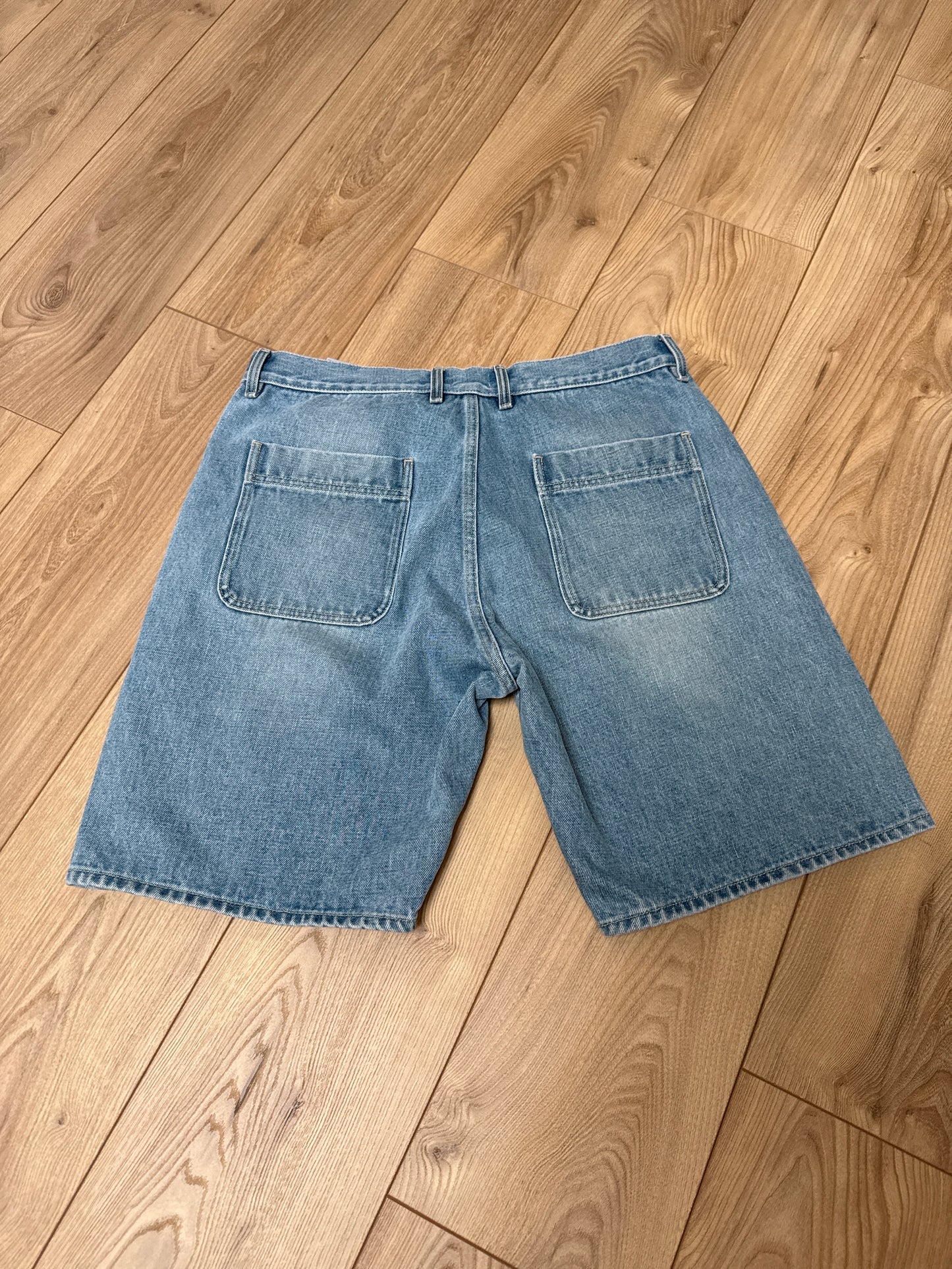 bermuda Monterey bleach