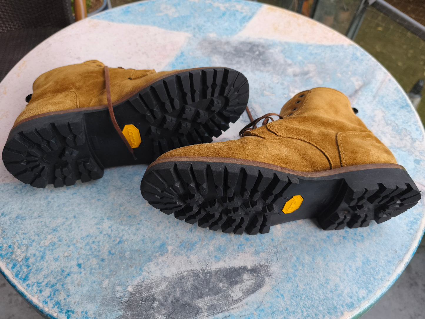 Boots Canberra beige