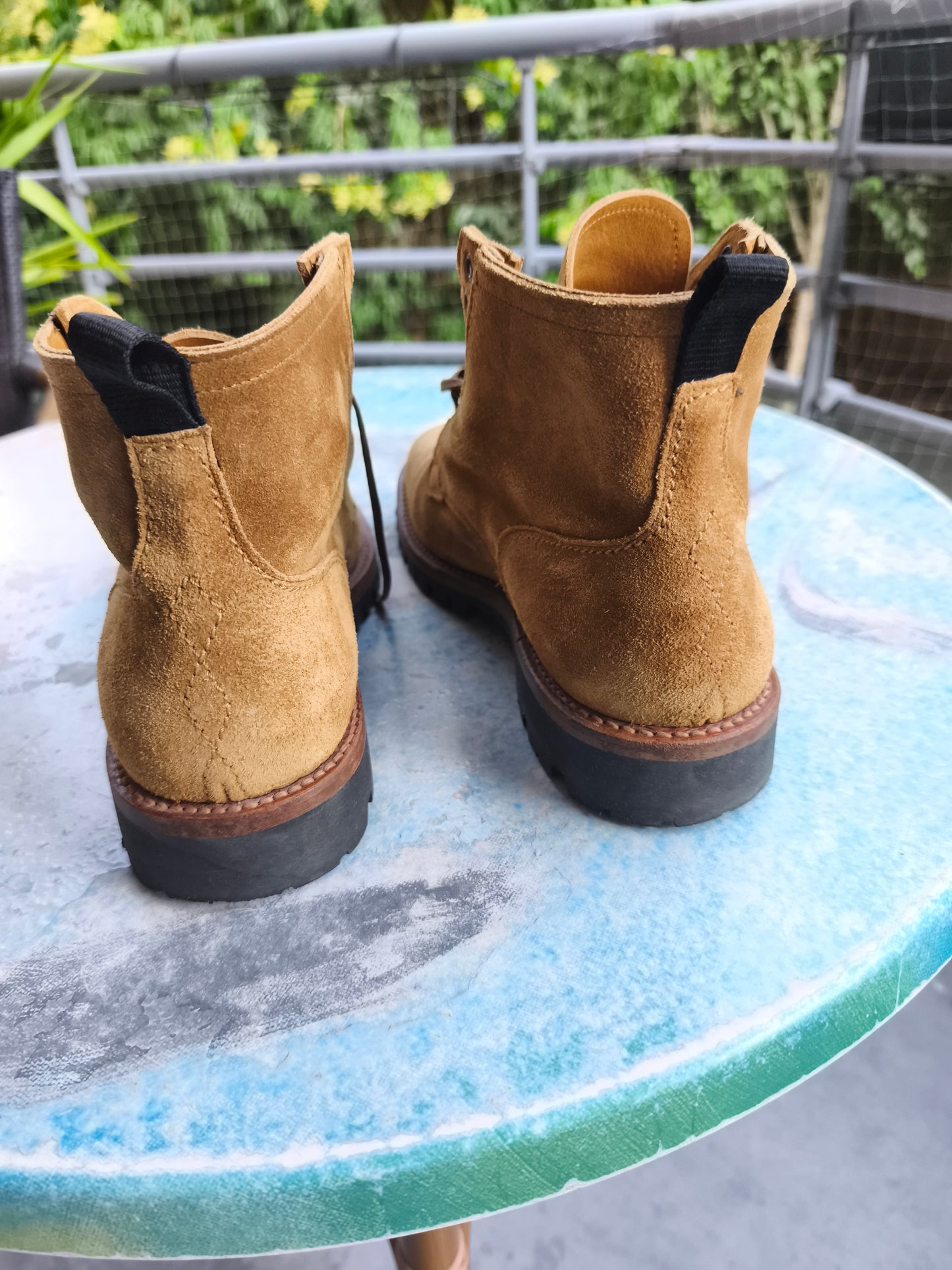 Boots Canberra beige