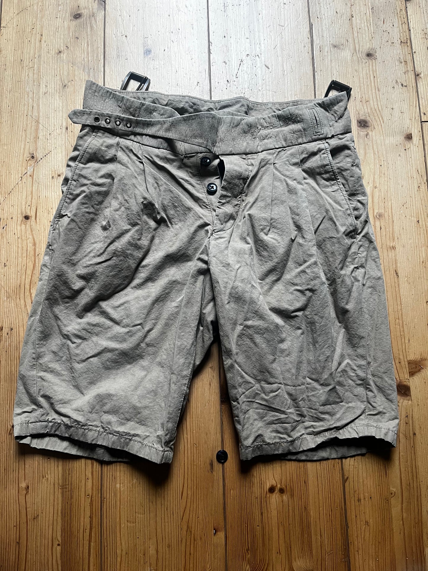BERMUDA GHURKA TAUPE