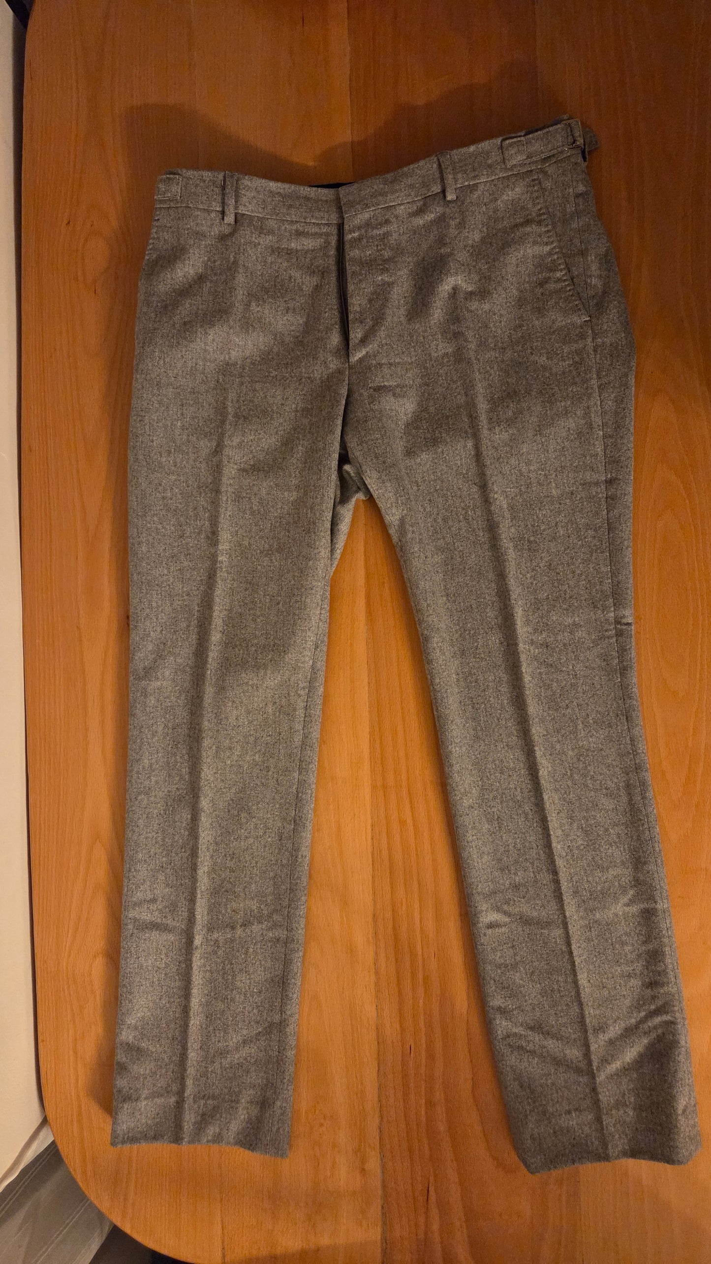 Costume en flanelle grise