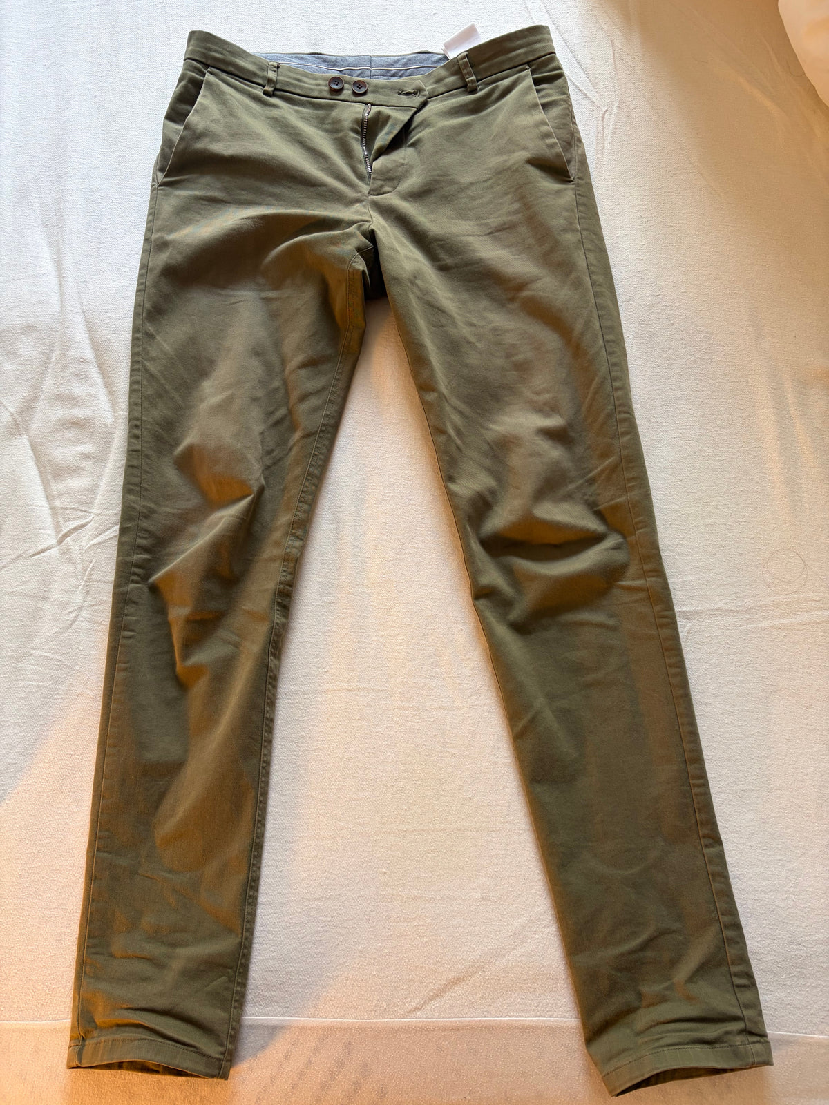 Chino Axel kaki