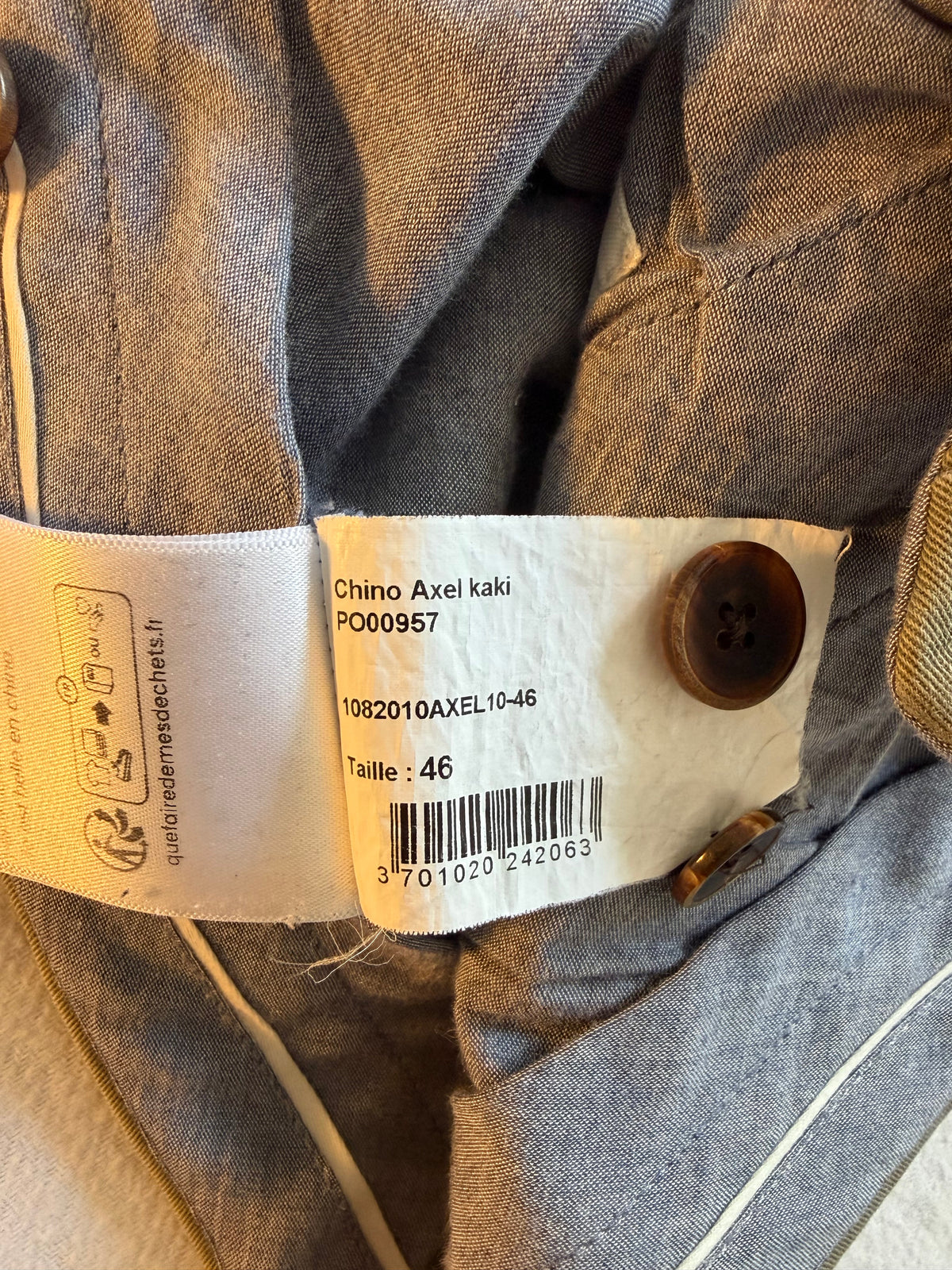 Chino Axel kaki