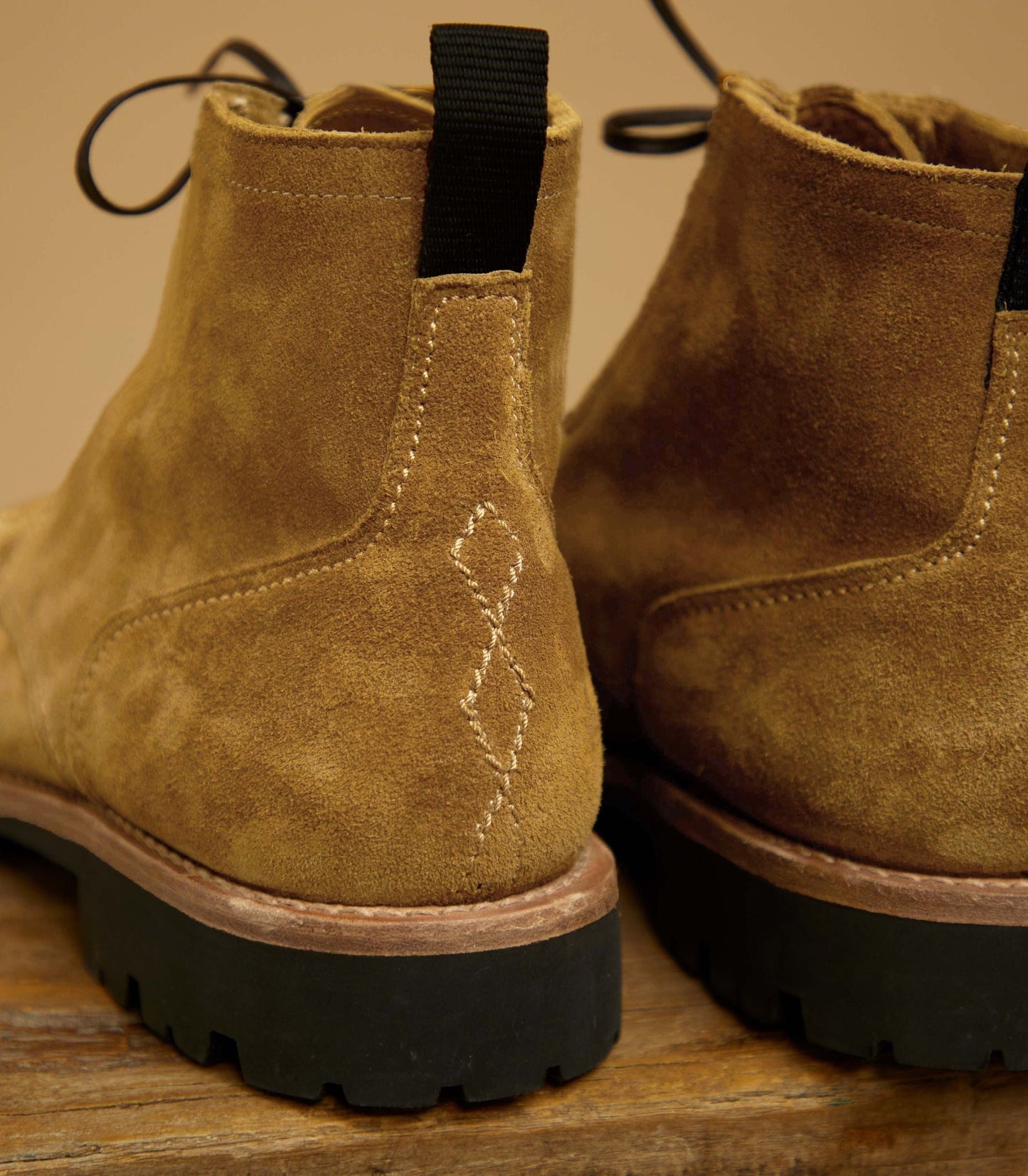 Boots Canberra beige