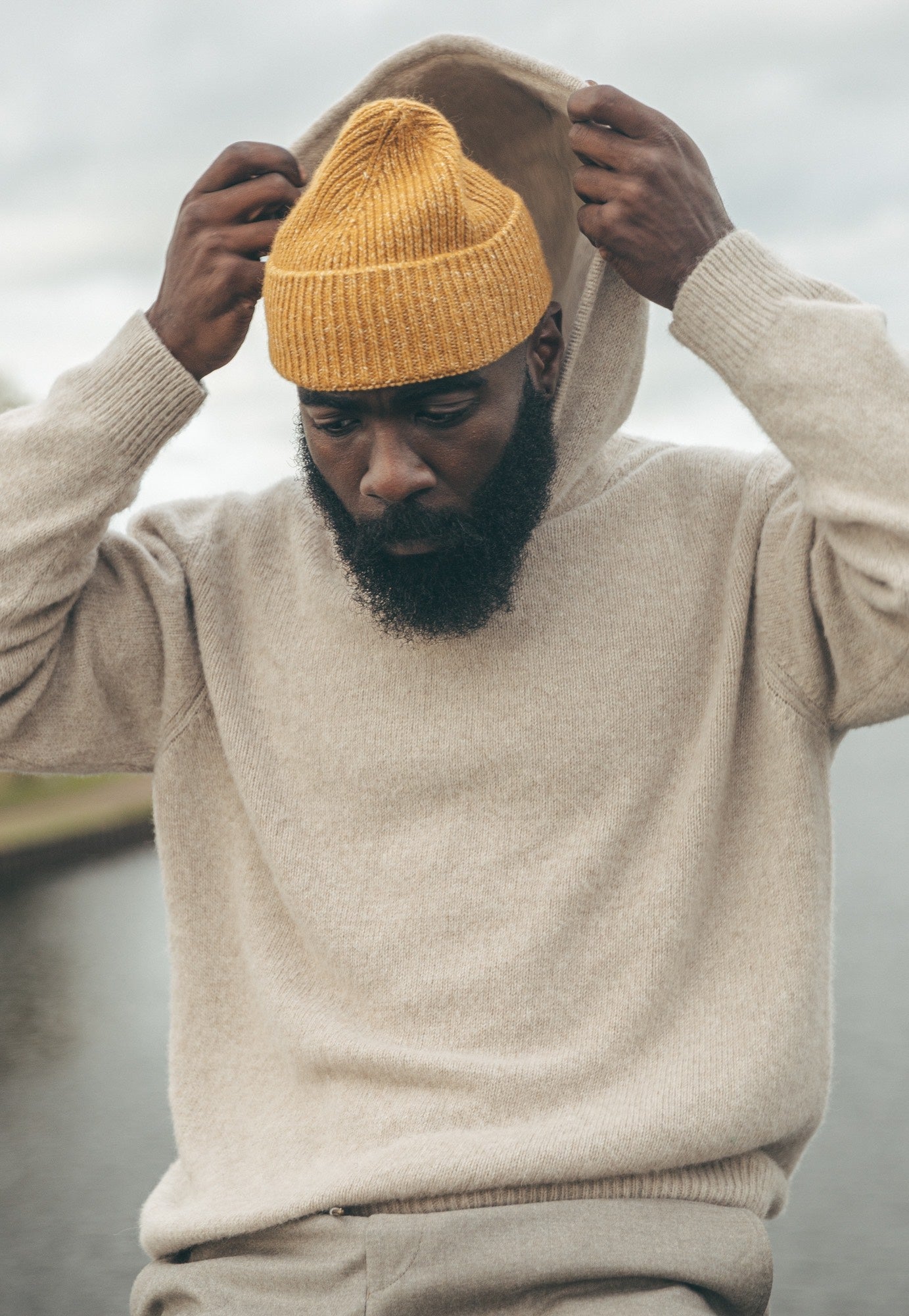 Hoodie Yell beige