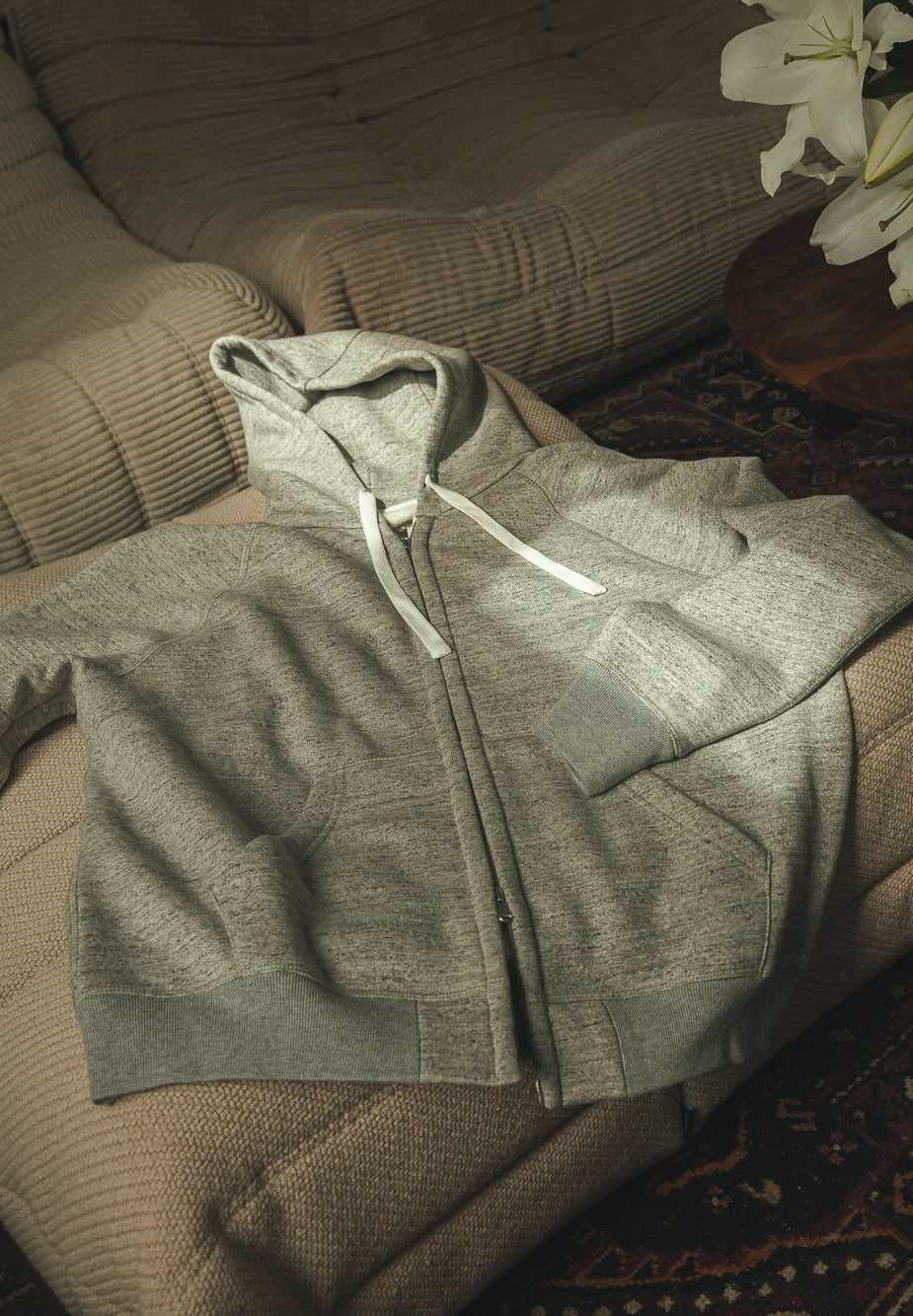 Hoodie Minabe gris